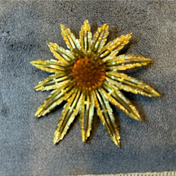 Sarah Coventry Vintage Starburst Three Pcs Set Broach & Earrings - Picture 2 of 10